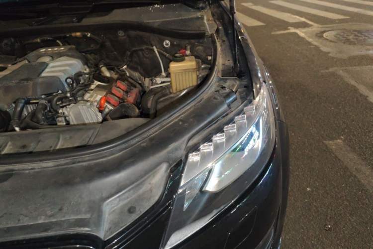 Used Audi Q7 2013 35 TFSI Ambition Edition Engine Bay Left