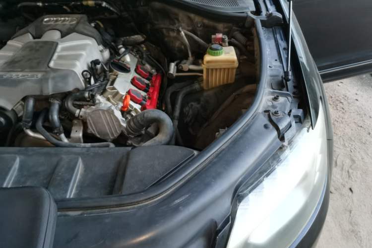 Used Audi Q7 2013 35 TFSI Comfort Model Engine Bay Left