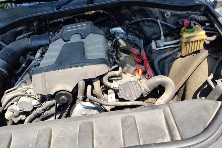 Used Audi Q7 2013 35 TFSI Technology Edition Engine Bay Left