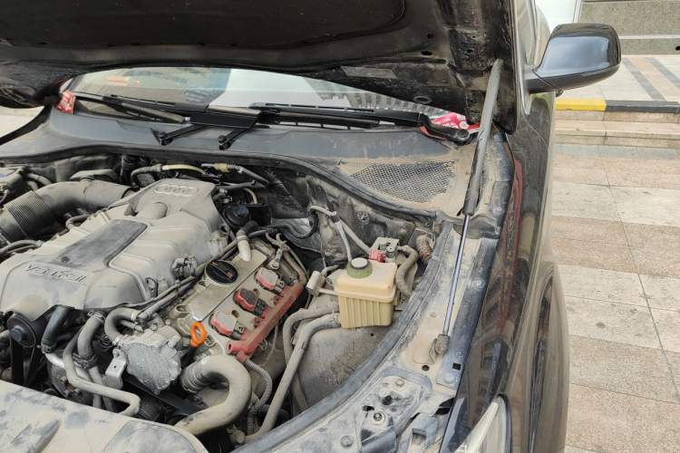 Used Audi Q7 2013 35 TFSI Ambition Edition Engine Bay Left