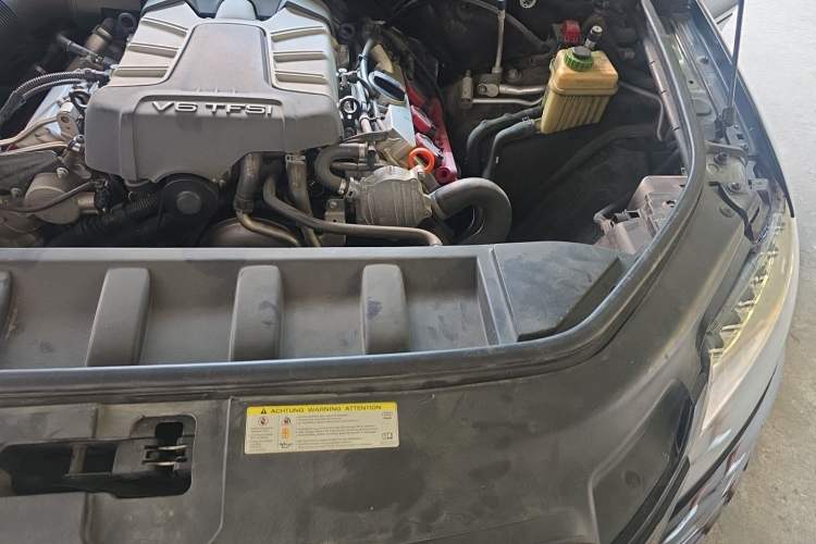 Used Audi Q7  Engine Bay Left