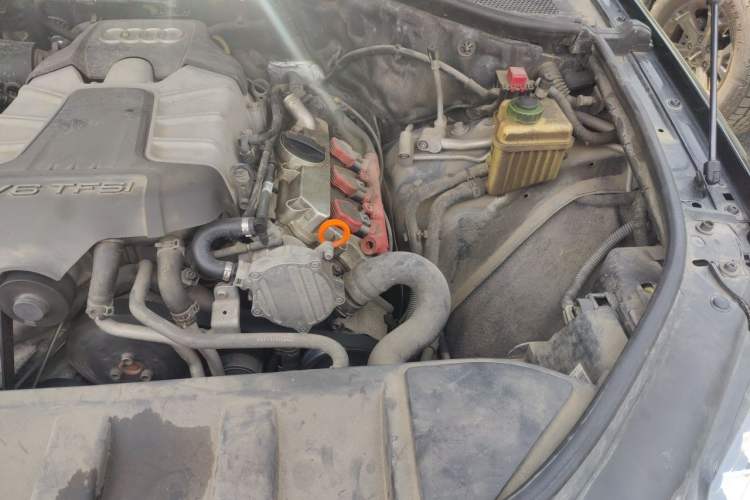 Used Audi Q7 2013 35 TFSI Technology Edition Engine Bay Left