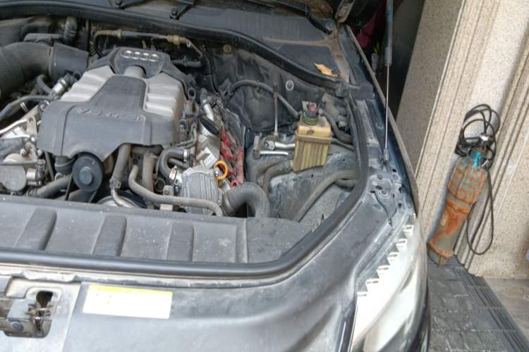 Used Audi Q7 2013 35 TFSI Exclusive Edition Engine Bay Left