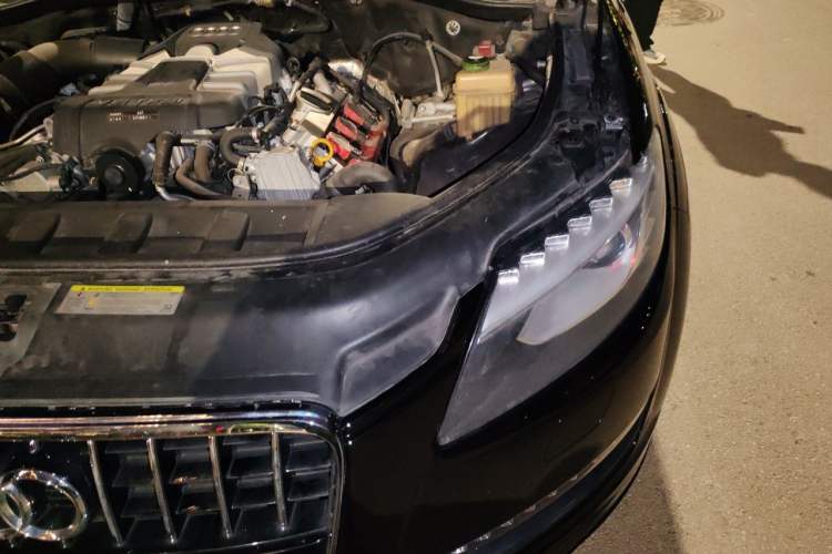 Used Audi Q7  Engine Bay Left