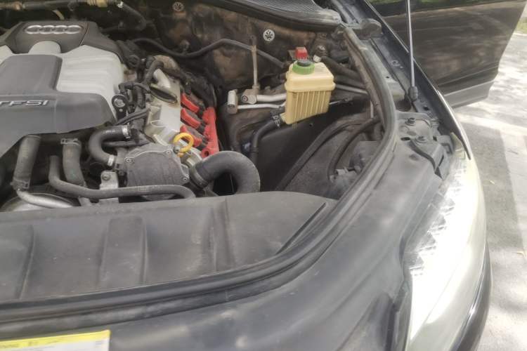 Used Audi Q7 2013 35 TFSI Ambition Edition Engine Bay Left