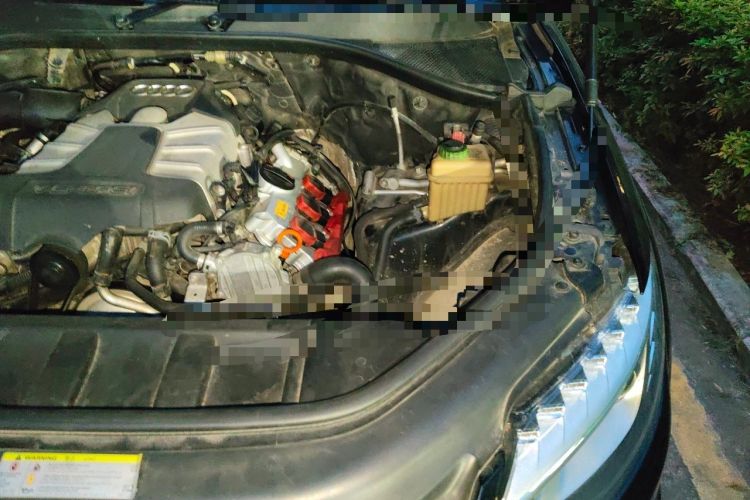 Used Audi Q7 2013 40 TFSI Technology Edition Engine Bay Left