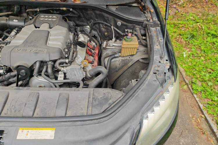 Used Audi Q7 2013 35 TFSI Ambition Edition Engine Bay Left