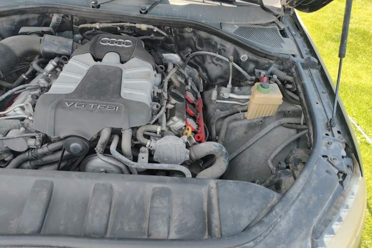 Used Audi Q7 2013 35 TFSI Ambition Edition Engine Bay Left