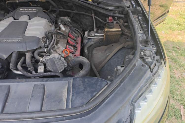 Used Audi Q7 2013 35 TFSI Technology Edition Engine Bay Left
