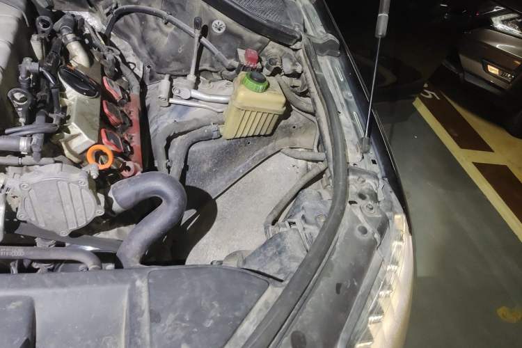 Used Audi Q7 2013 35 TFSI Ambition Edition Engine Bay Left