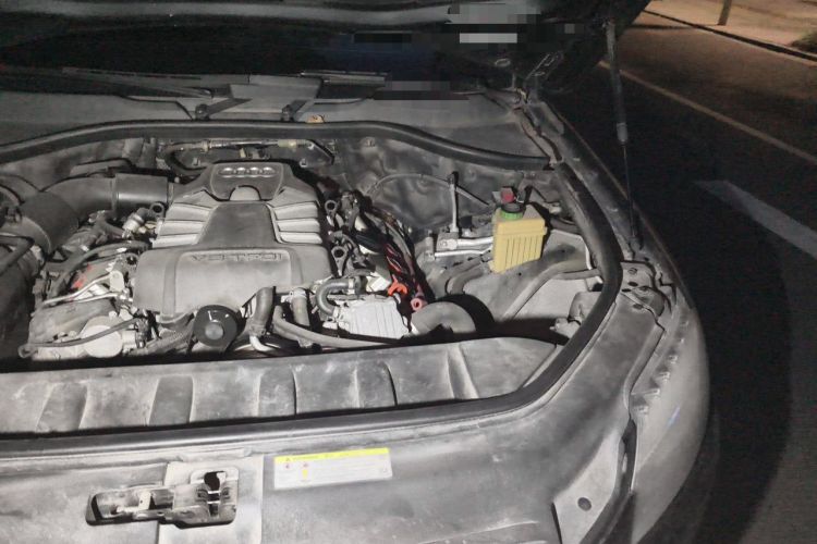 Used Audi Q7 2013 35 TFSI Ambition Edition Engine Bay Left