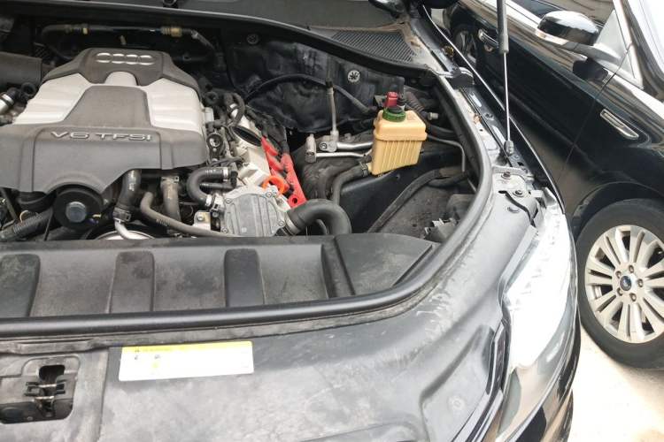 Used Audi Q7 2013 35 TFSI Technology Edition Engine Bay Left