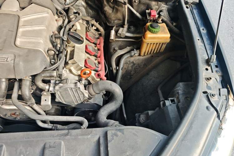 Used Audi Q7 2013 35 TFSI Exclusive Edition Engine Bay Left