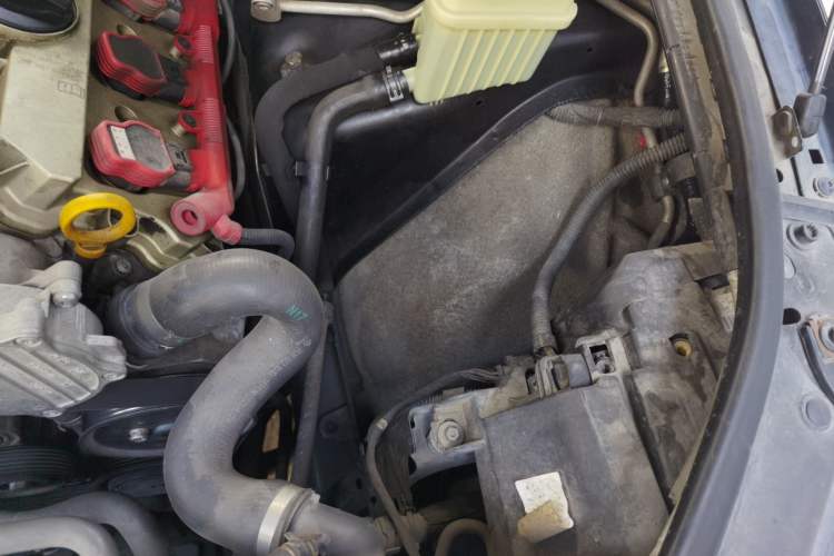 Used Audi Q7 2013 35 TFSI Ambition Edition Engine Bay Left