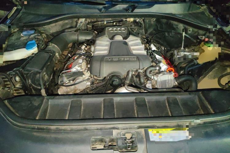 Used Audi Q7 2013 40 TFSI Technology Edition Engine Bay