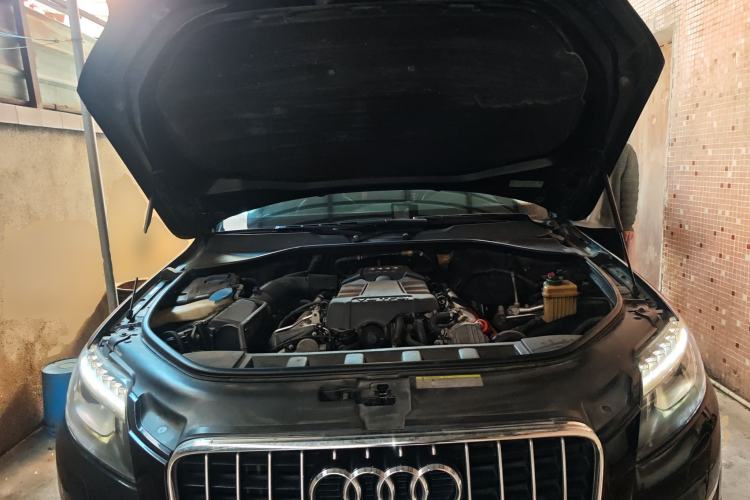 Used Audi Q7 2013 35 TFSI Ambition Edition Engine Bay