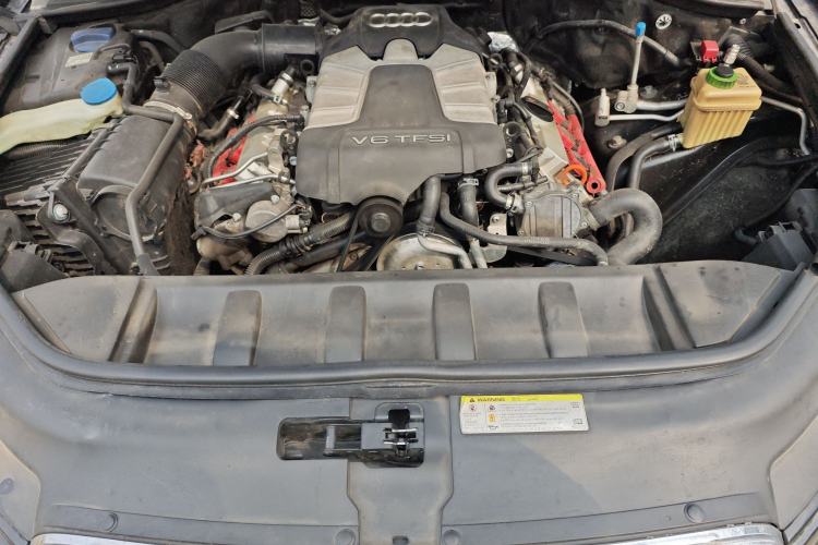 Used Audi Q7 2013 35 TFSI Ambition Edition Engine Bay