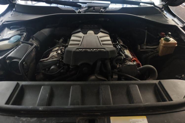 Used Audi Q7 2013 35 TFSI Ambition Edition Engine Bay