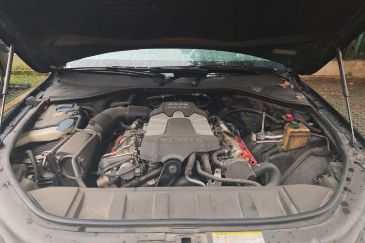 Used Audi Q7 2013 35 TFSI Ambition Edition Engine Bay