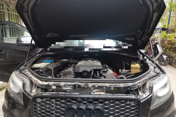 Used Audi Q7 2013 40 TFSI Technology Edition Engine Bay