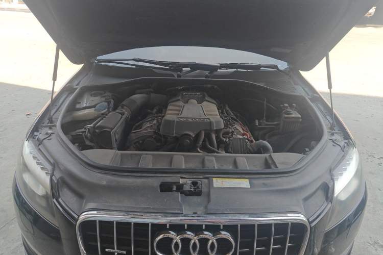 Used Audi Q7 2013 35 TFSI Ambition Edition Engine Bay
