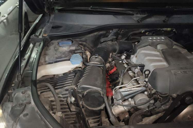 Used Audi Q7 2013 35 TFSI Technology Edition Engine Bay Right
