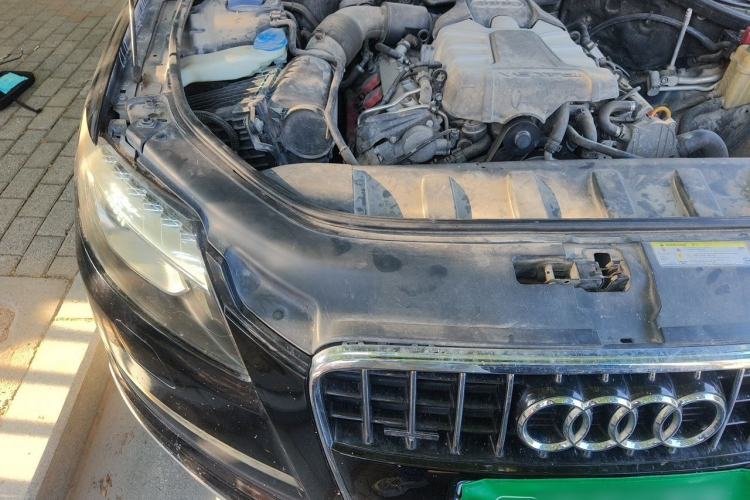 Used Audi Q7 2013 35 TFSI Ambition Edition Engine Bay Right