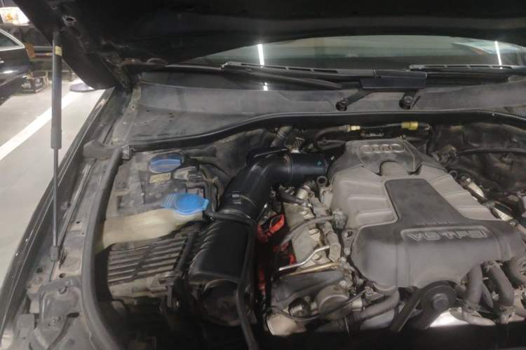 Used Audi Q7 2013 35 TFSI Technology Edition Engine Bay Right