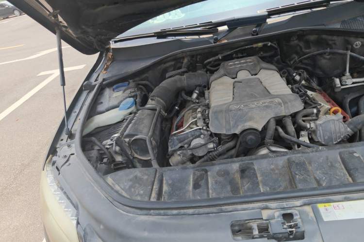 Used Audi Q7 2013 35 TFSI Ambition Edition Engine Bay Right