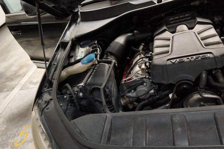 Used Audi Q7 2013 35 TFSI Technology Edition Engine Bay Right