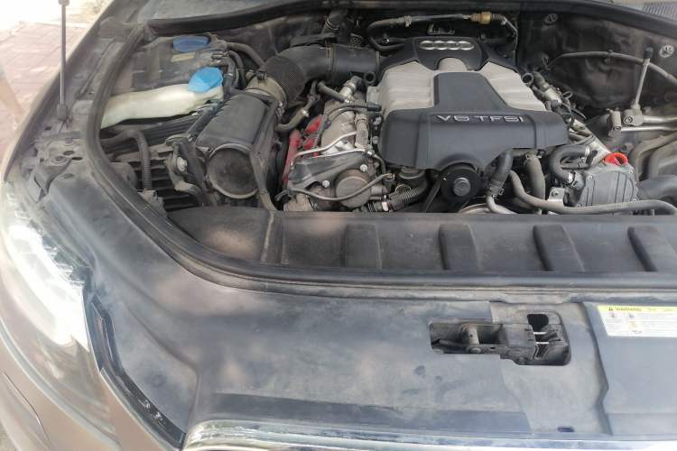 Used Audi Q7  Engine Bay Right