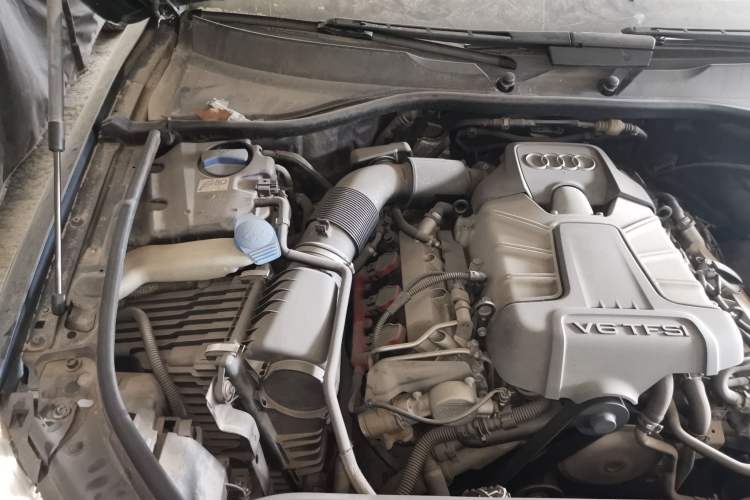 Used Audi Q7 2013 35 TFSI Ambition Edition Engine Bay Right