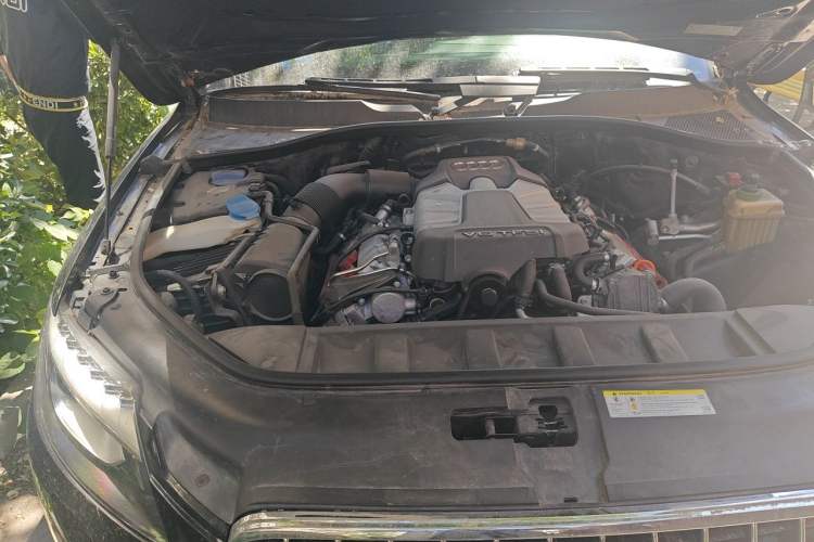 Used Audi Q7 2013 35 TFSI Ambition Edition Engine Bay Right