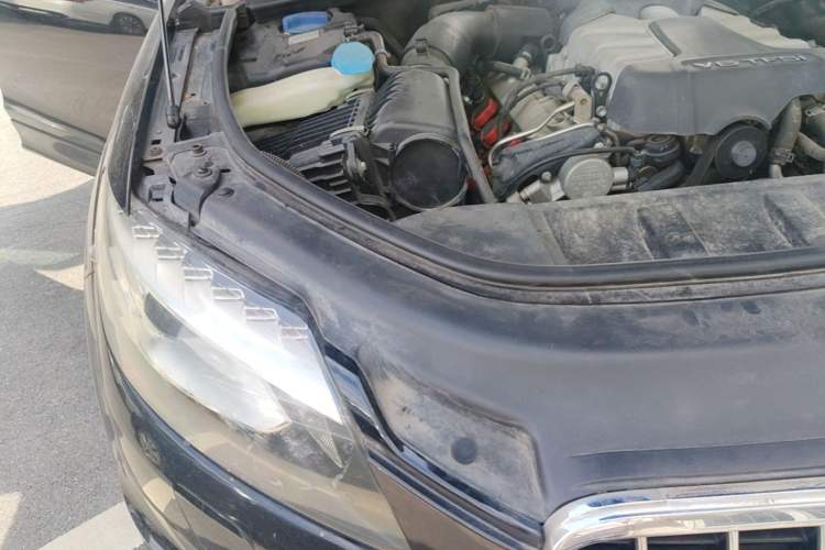 Used Audi Q7 2013 35 TFSI Technology Edition Engine Bay Right