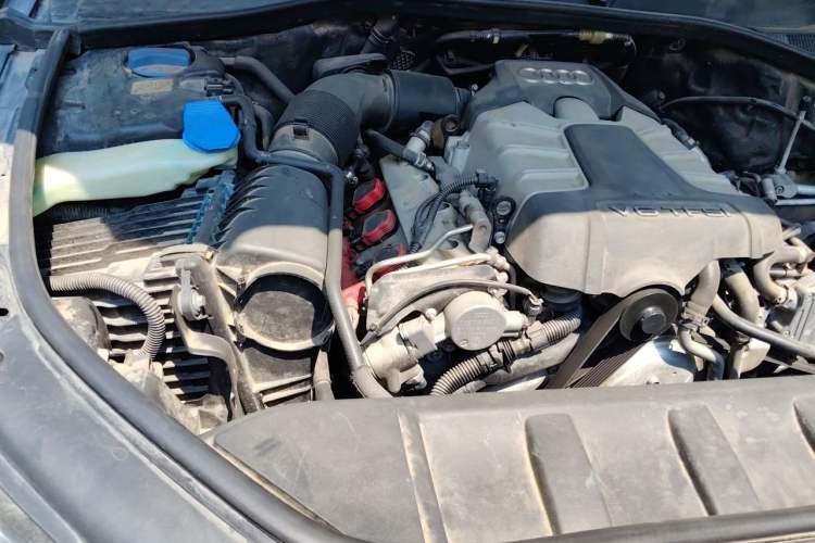 Used Audi Q7 2013 35 TFSI Technology Edition Engine Bay Right