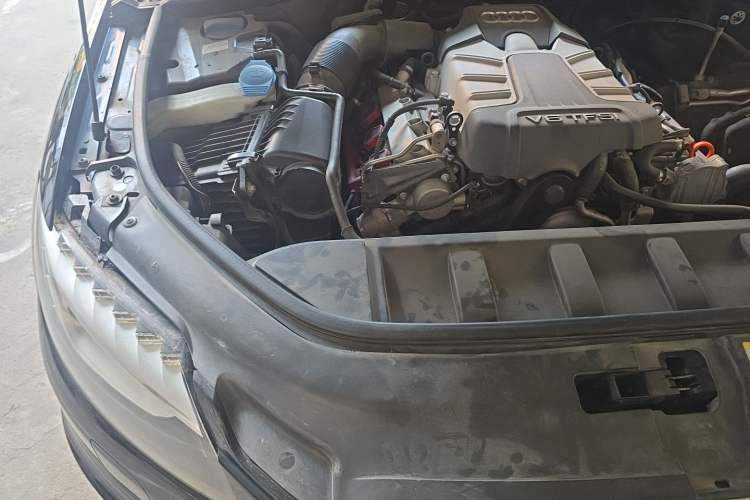 Used Audi Q7  Engine Bay Right