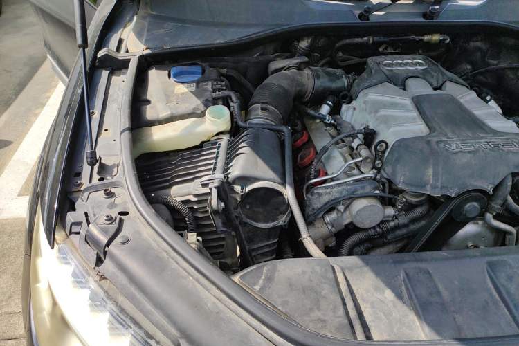 Used Audi Q7 2013 35 TFSI Ambition Edition Engine Bay Right