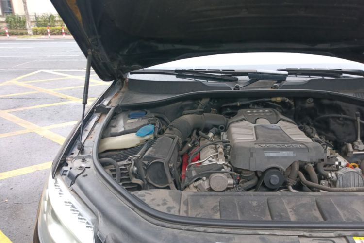 Used Audi Q7 2013 35 TFSI Technology Edition Engine Bay Right
