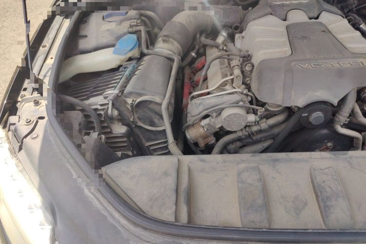 Used Audi Q7 2013 35 TFSI Technology Edition Engine Bay Right