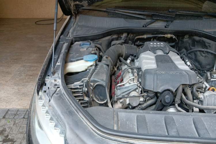 Used Audi Q7 2013 35 TFSI Exclusive Edition Engine Bay Right