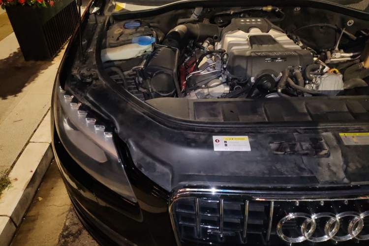 Used Audi Q7  Engine Bay Right