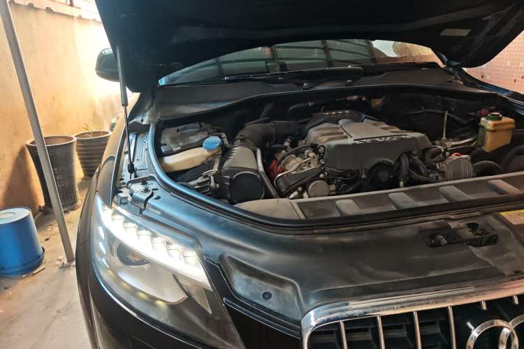 Used Audi Q7 2013 35 TFSI Ambition Edition Engine Bay Right