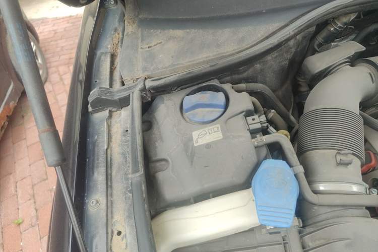 Used Audi Q7 2013 35 TFSI Technology Edition Engine Bay Right