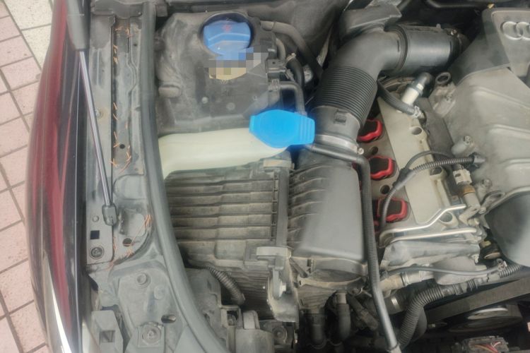 Used Audi Q7 2013 35 TFSI Comfort Model Engine Bay Right