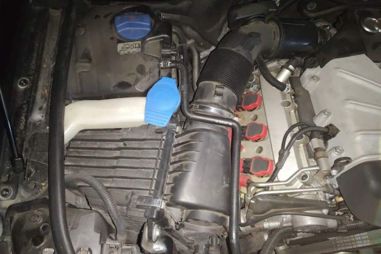Used Audi Q7 2013 35 TFSI Technology Edition Engine Bay Right