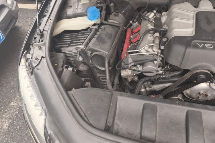 Used Audi Q7 2013 35 TFSI Ambition Edition Engine Bay Right
