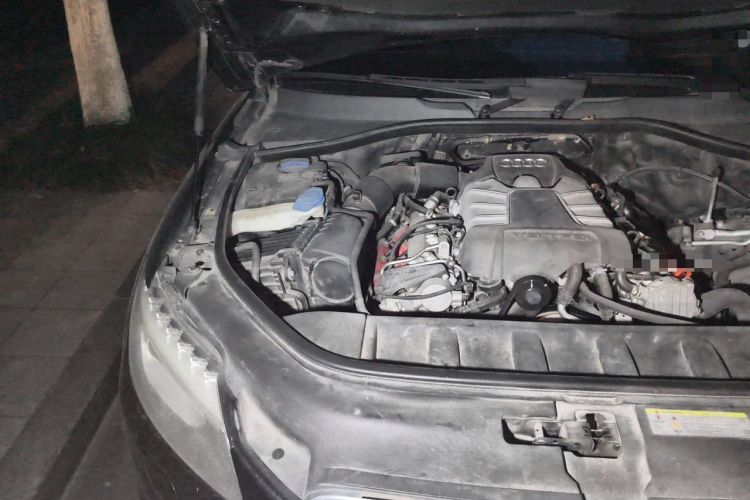 Used Audi Q7 2013 35 TFSI Ambition Edition Engine Bay Right