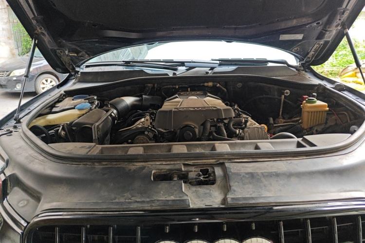 Used Audi Q7 2013 35 TFSI Technology Edition Engine Bay