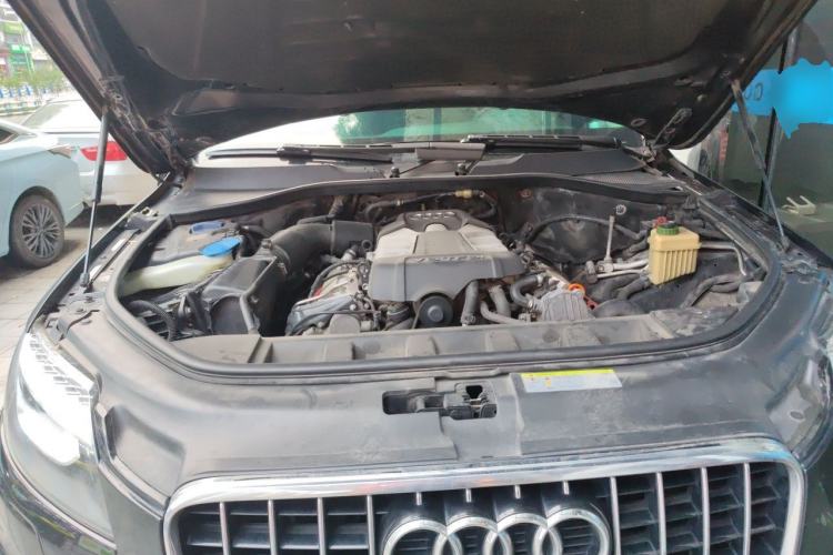 Used Audi Q7 2013 35 TFSI Ambition Edition Engine Bay
