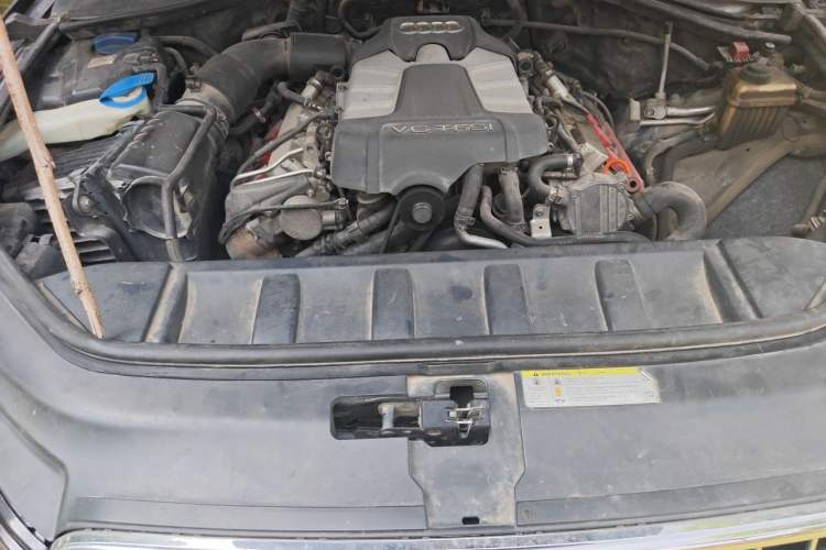 Used Audi Q7 2013 35 TFSI Technology Edition Engine Bay